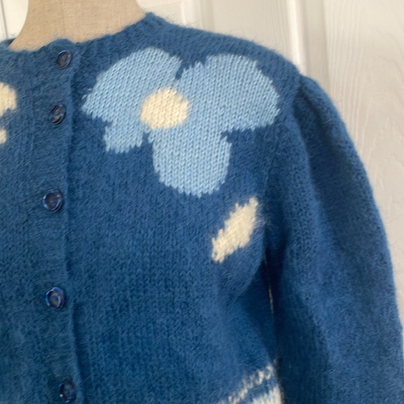 Vintage hand knit mohair button down floral blue cardigan sweater women’s size M - Picture 5 of 9